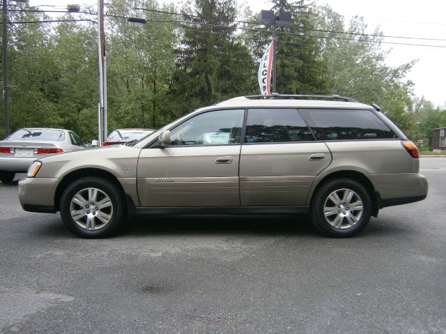 Subaru Outback 2004 photo 21