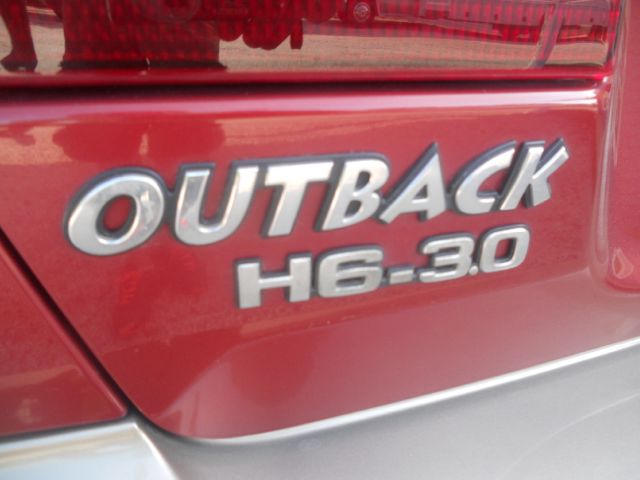 Subaru Outback 2004 photo 12