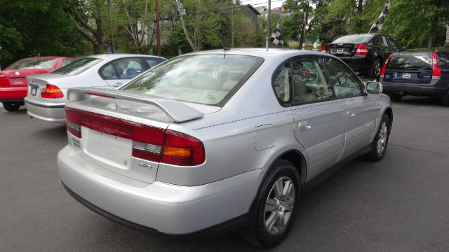 Subaru Outback 2004 photo 7