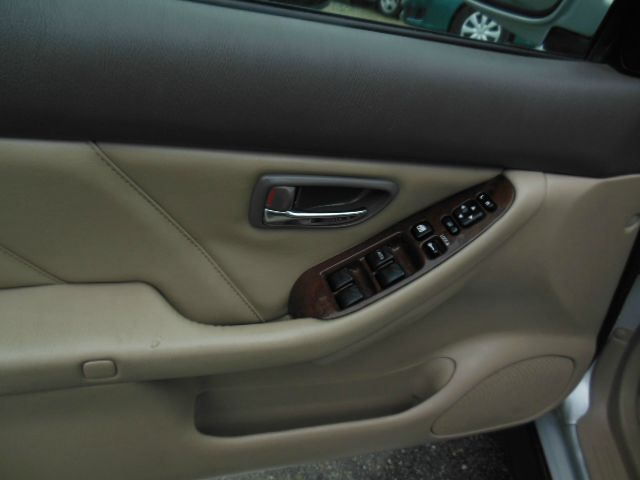 Subaru Outback 2004 photo 20