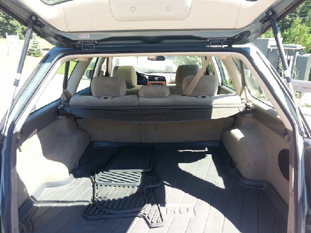 Subaru Outback 2004 photo 1