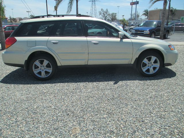 Subaru Outback 2005 photo 2