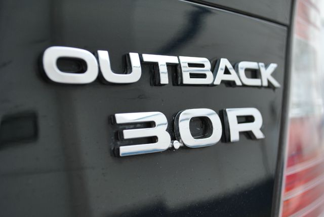 Subaru Outback 2005 photo 12