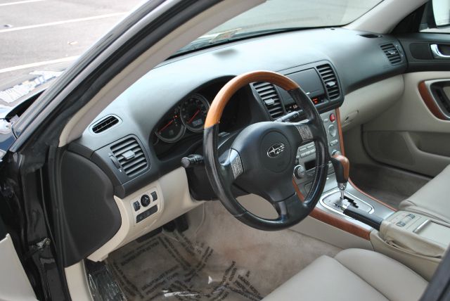 Subaru Outback 2005 photo 22