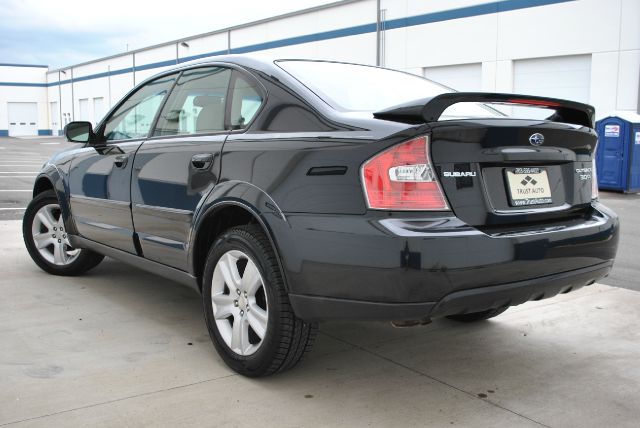 Subaru Outback 2005 photo 23