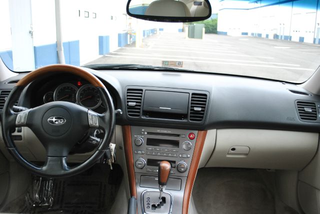 Subaru Outback 2005 photo 34