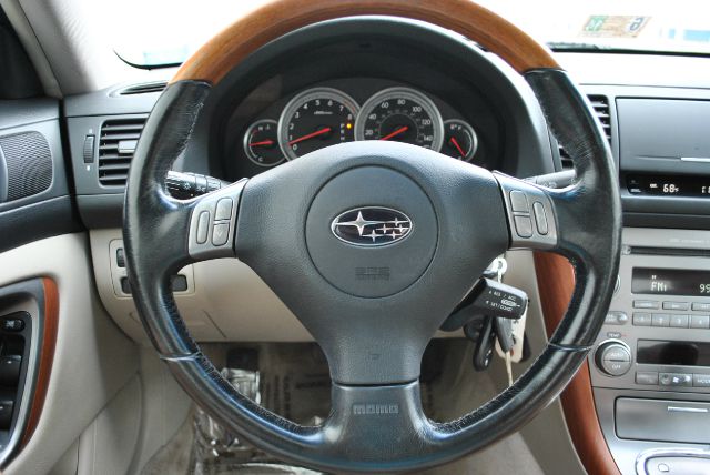 Subaru Outback 2005 photo 37