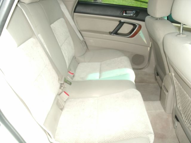 Subaru Outback EX 4D Hardtop SUV