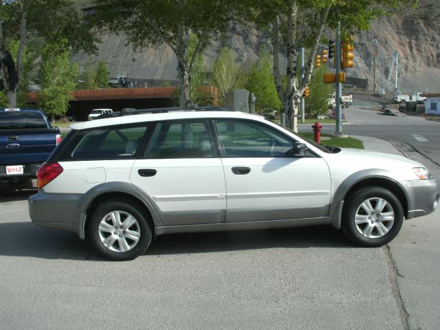 Subaru Outback 2005 photo 17