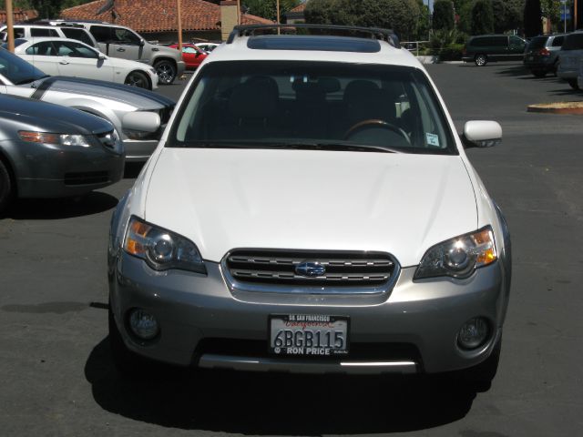 Subaru Outback 2005 photo 4