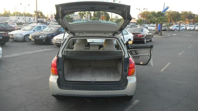 Subaru Outback 2005 photo 2