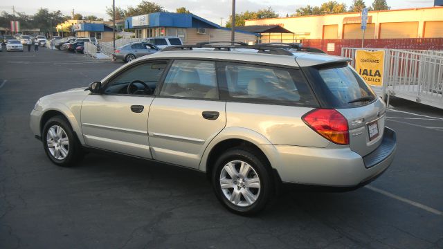 Subaru Outback 2005 photo 4