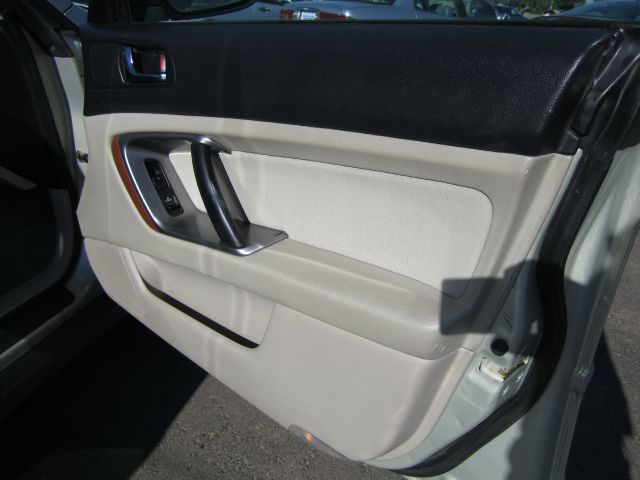 Subaru Outback 2005 photo 3