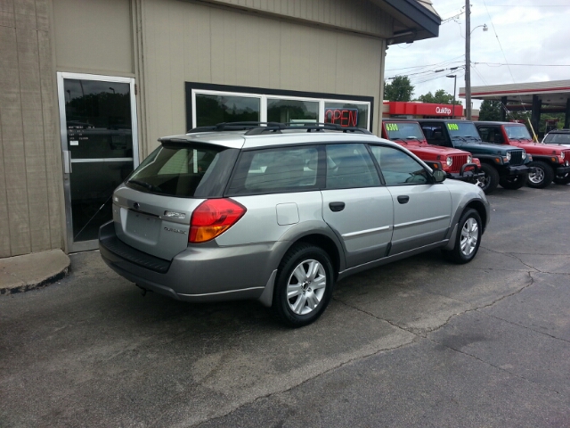 Subaru Outback 2005 photo 2