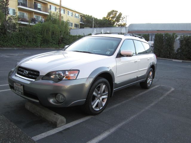 Subaru Outback 2005 photo 2