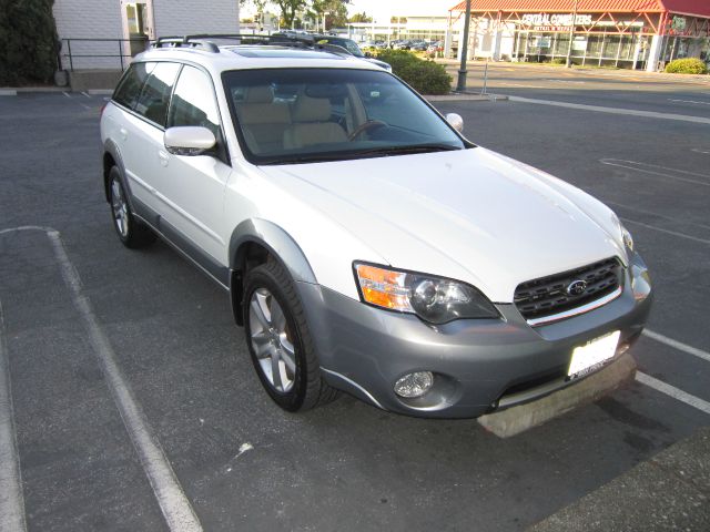 Subaru Outback 2005 photo 4