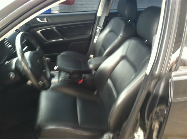 Subaru Outback 2005 photo 2