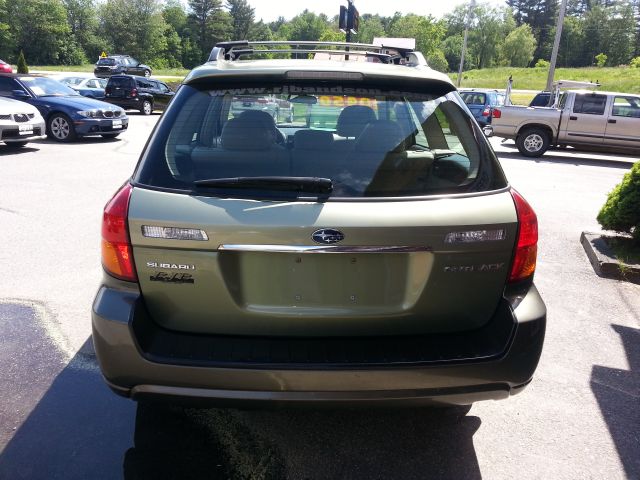 Subaru Outback 2005 photo 2