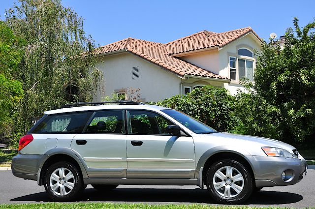 Subaru Outback 2005 photo 1