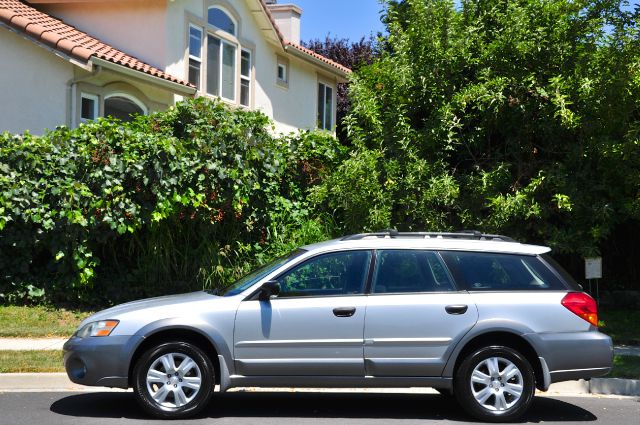 Subaru Outback 2005 photo 2