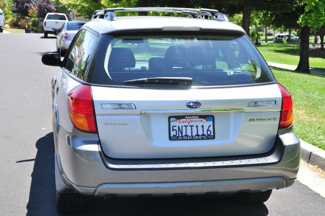 Subaru Outback 2005 photo 3