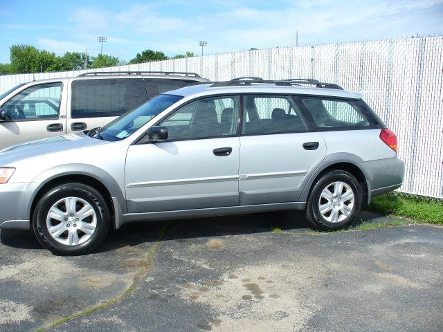 Subaru Outback 2005 photo 2