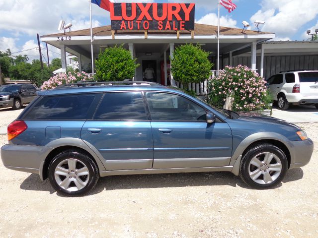 Subaru Outback 2005 photo 21