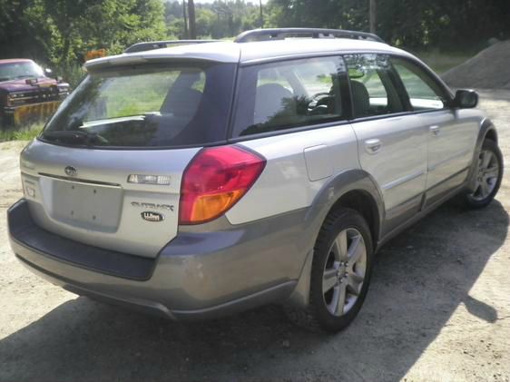 Subaru Outback 2005 photo 3