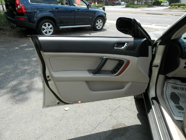 Subaru Outback 2005 photo 1