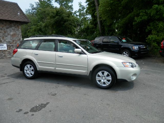 Subaru Outback 2005 photo 8