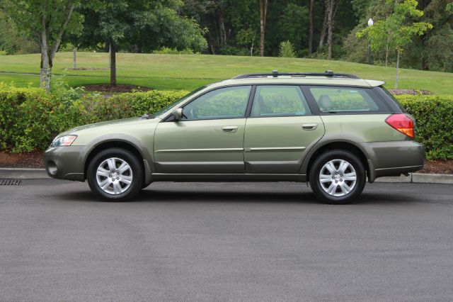 Subaru Outback 2005 photo 4