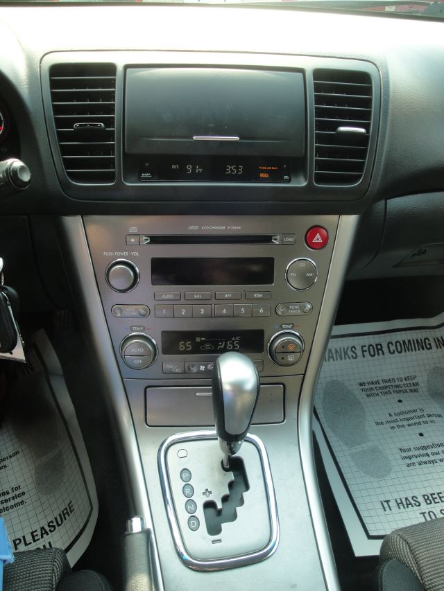 Subaru Outback 2005 photo 32