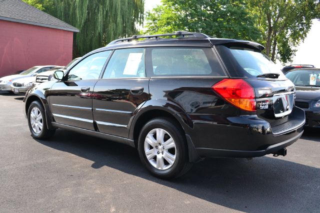 Subaru Outback 2005 photo 4