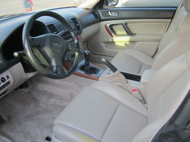 Subaru Outback 2005 photo 2