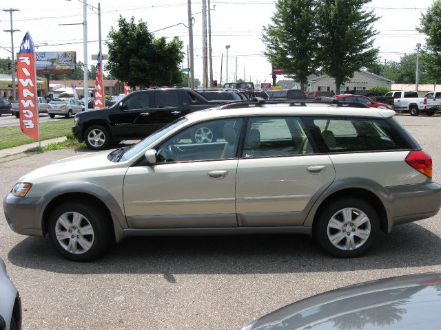 Subaru Outback 2005 photo 2