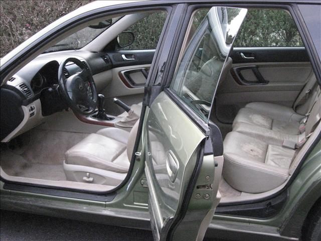 Subaru Outback 2005 photo 1