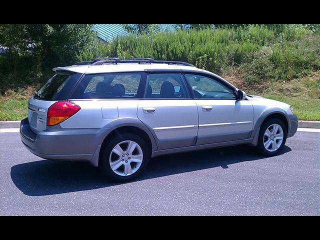 Subaru Outback 2005 photo 2