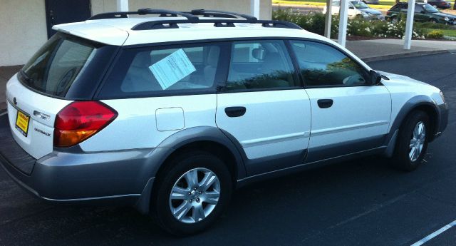 Subaru Outback 2005 photo 2