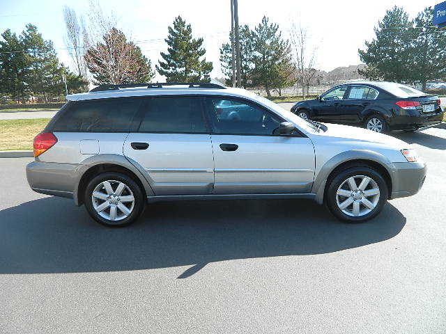 Subaru Outback 2006 photo 3