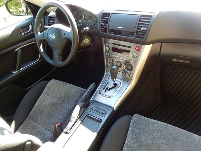 Subaru Outback 2006 photo 2