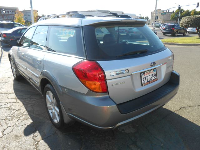 Subaru Outback 2006 photo 2