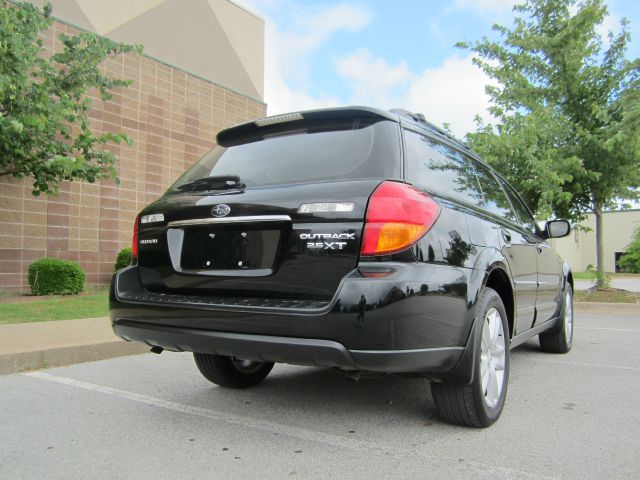 Subaru Outback 2006 photo 2