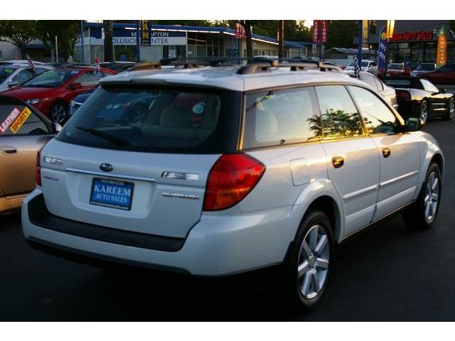 Subaru Outback 2006 photo 4