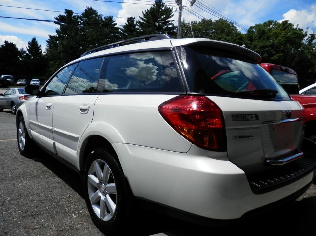 Subaru Outback 2006 photo 2