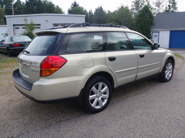 Subaru Outback 2006 photo 2