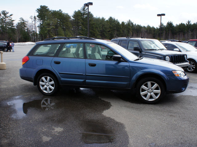 Subaru Outback 2006 photo 2