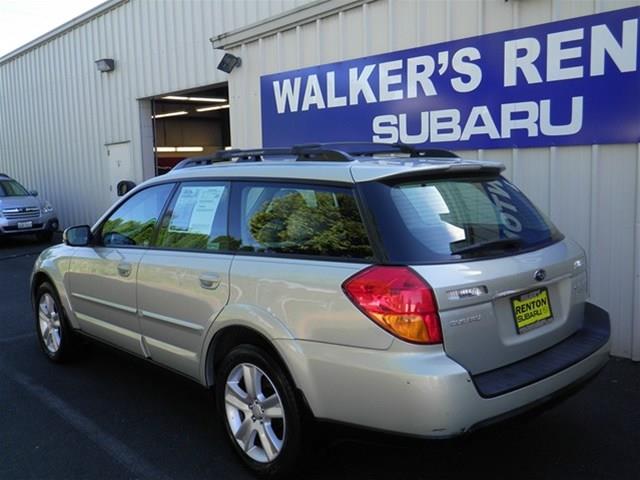 Subaru Outback 2006 photo 2