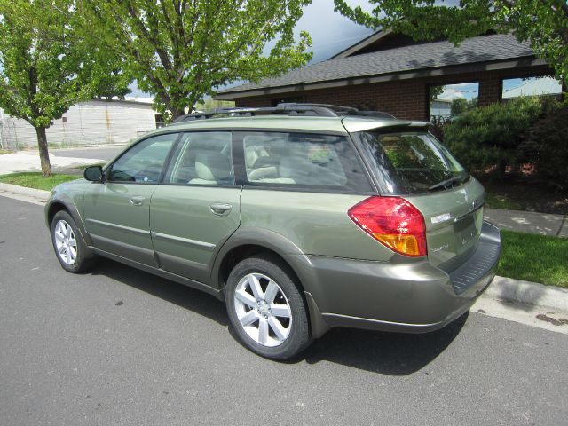 Subaru Outback 2006 photo 12