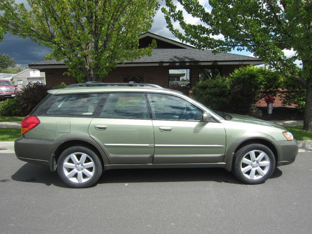 Subaru Outback 2006 photo 18