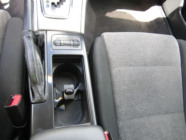 Subaru Outback 2006 photo 17